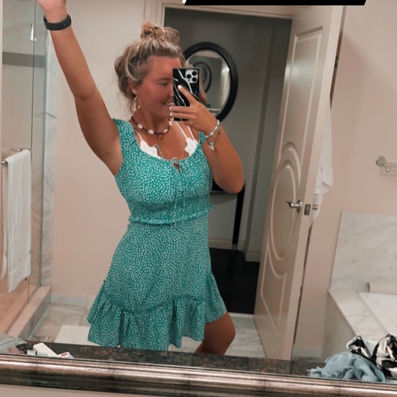 Get To Know Samantha ☀️ - Picture 6 of 8